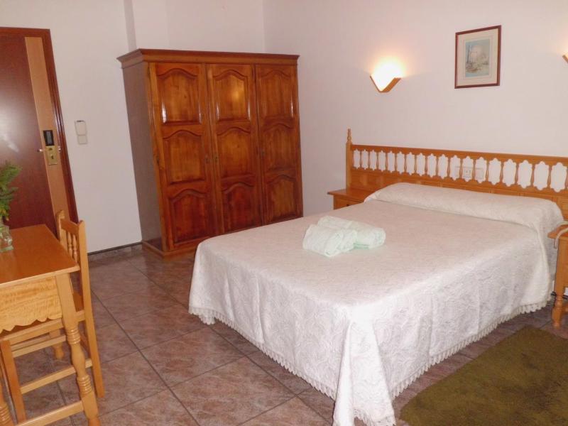 Double or Twin Room image 3