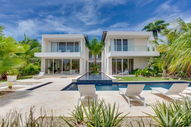 Luxury 8BR Villa Hacienda Punta Cana - image 6