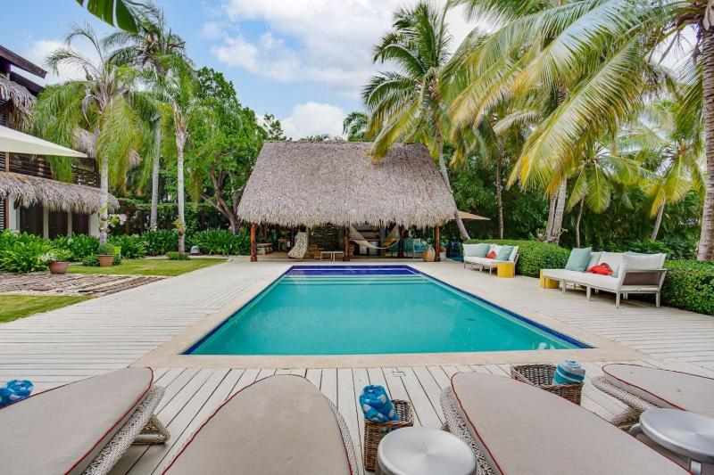 Tortuga C17 Luxury Villa Punta Cana Sleeps 14 - image 2