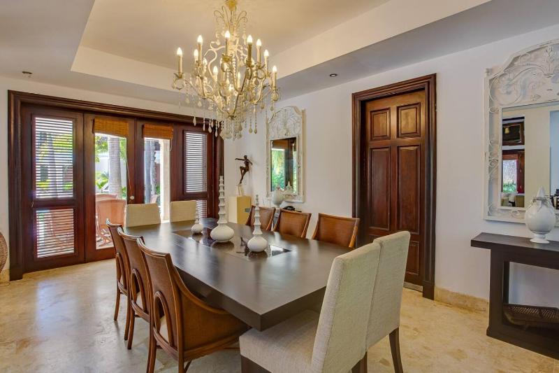 Luxury 4BR Villa Sleeps 10 La Cana Punta Cana - image 22