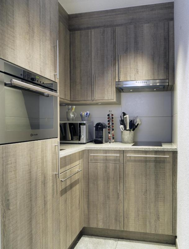 One-Bedroom Apartment image 3