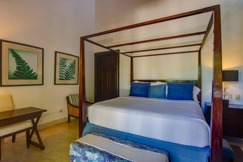 Luxury 4BR Villa Sleeps 10 La Cana Punta Cana - image 31
