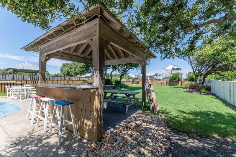 High Cotton - Old Nags Head Place Ocean View 325 Yds to Beach Elevator Pool Hot Tub Tiki Bar - image 18