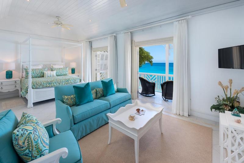 Steps from the Sea with a Plunge Pool - Chanel No. 5 - image 5