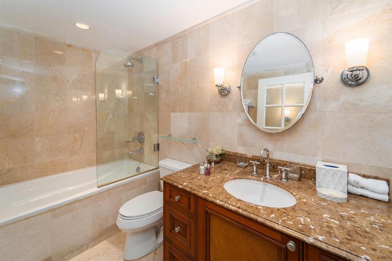 Chic Modern Condo - Saint Peters Bay 211 - image 14
