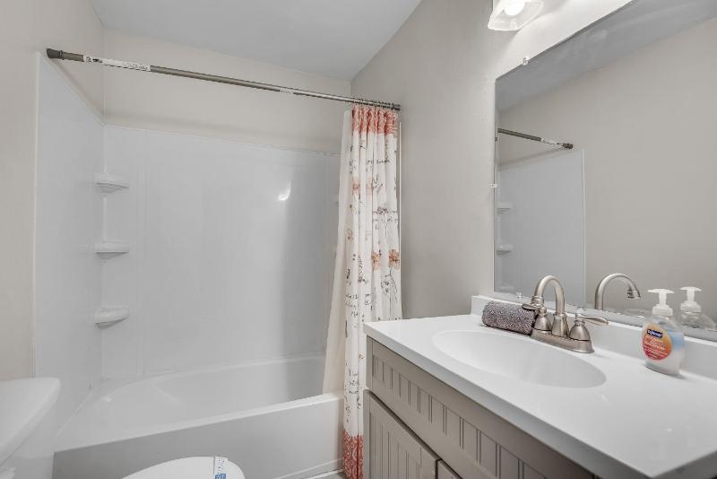 Luxurious And Spacious Gem In The Heart Of ATL - image 30