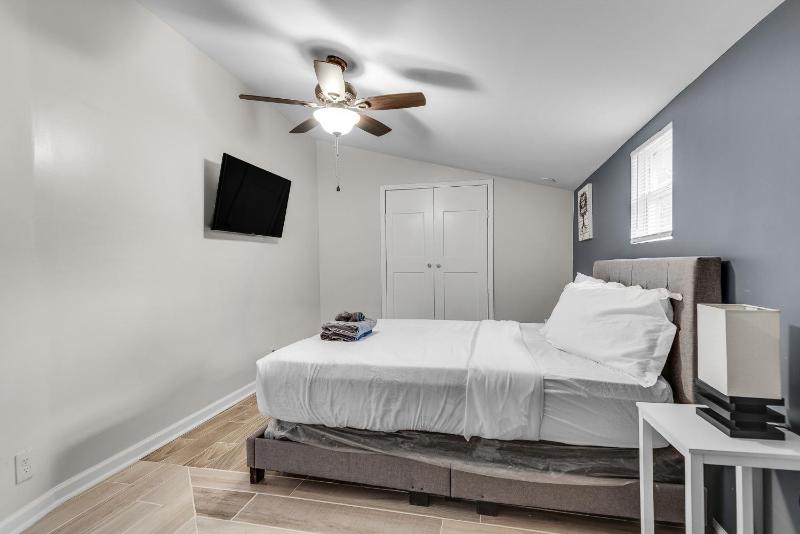 Luxurious And Spacious Gem In The Heart Of ATL - image 43