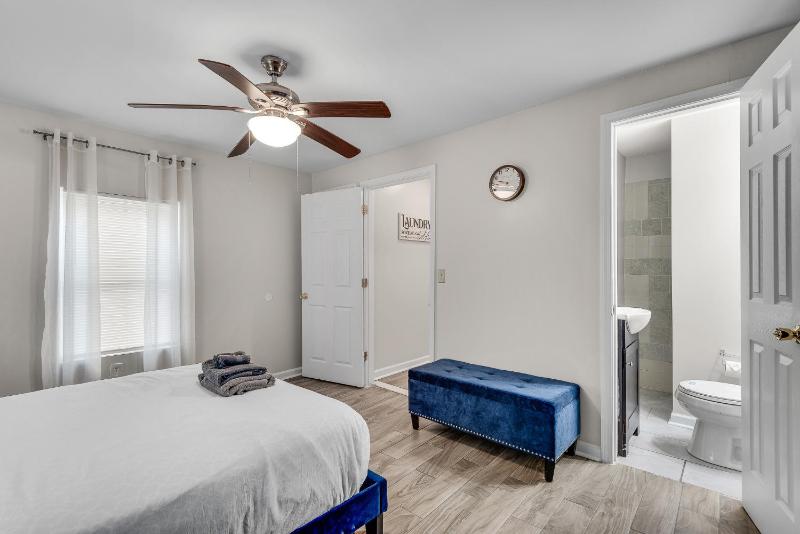 Luxurious And Spacious Gem In The Heart Of ATL - image 27