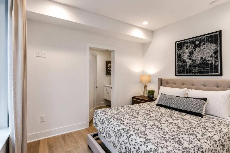 Scovel Row Stay Rooftop Near Broadway - image 9