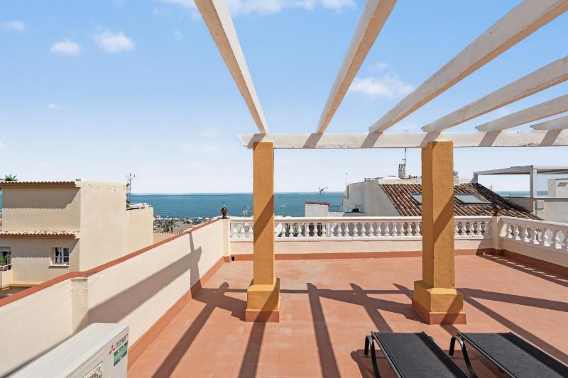 Apartamento duplex junto al mar - image 3