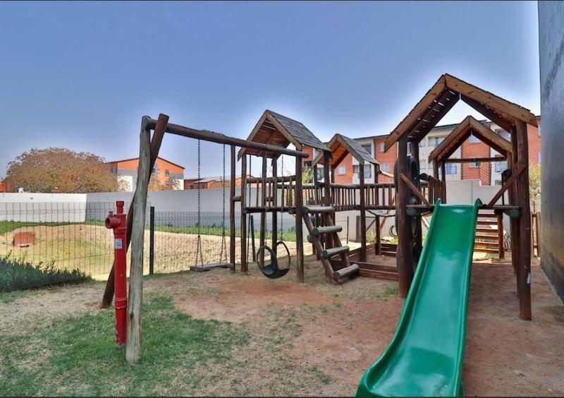 Entire Rental unit Midrand 5 mins from MOA - image 16