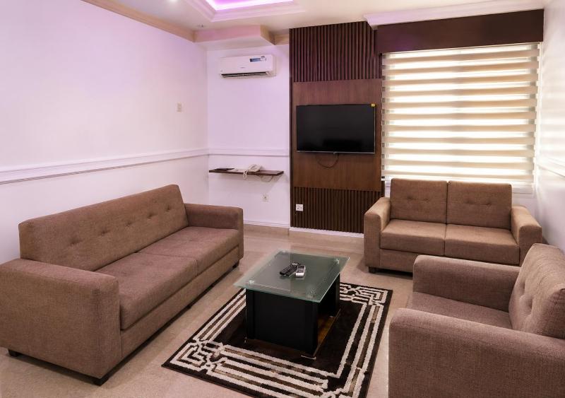 Madugu Hotel Jabi Abuja - image 10
