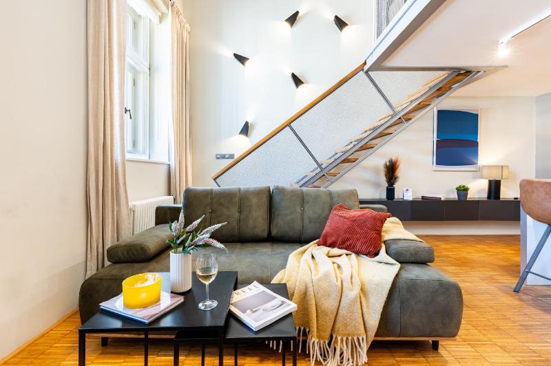 Prague Days - Loft with Garage and Workspace right next to Wenceslas Square - image 10