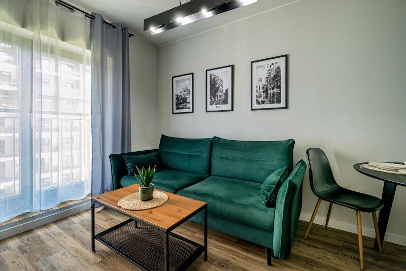 RentPlanet - Apartament Walońska - image 1