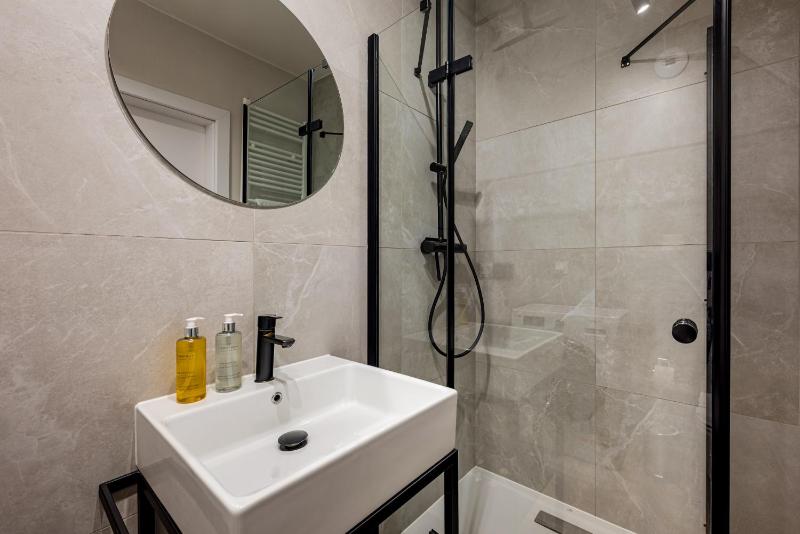 RentPlanet - Apartament Walońska - image 8
