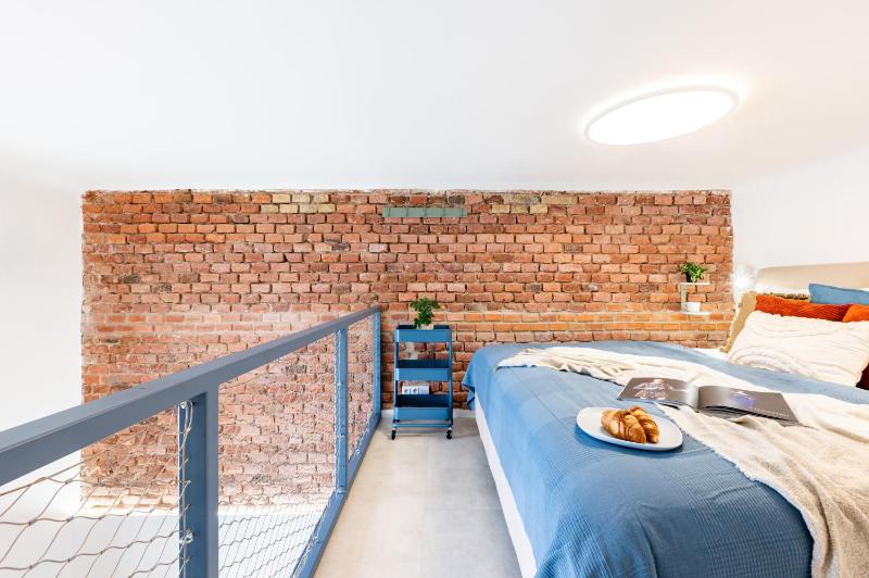 Prague Days - One Bedroom Apartments with Loft Bed and 250 Mbps WiFi in VInohrady - image 16