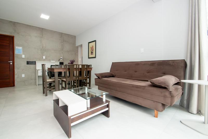 Apto Amplo com 4 Quartos a 350m Praia GU2131 - image 1