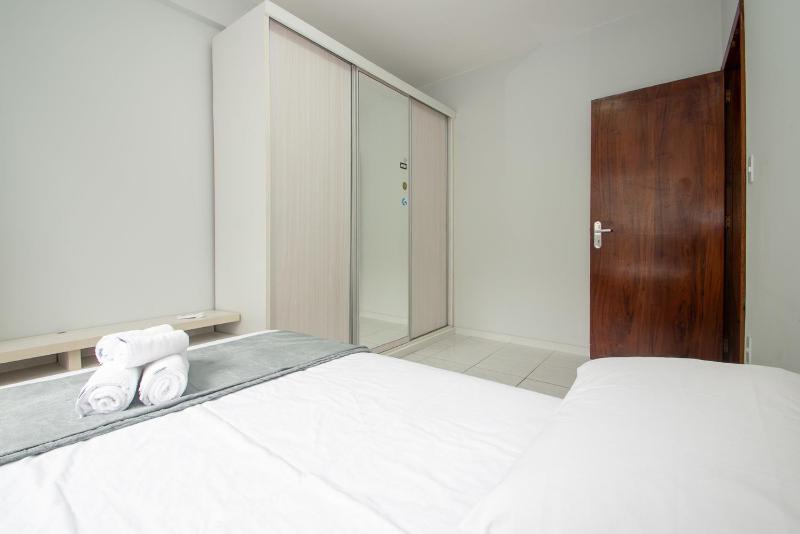 Apto Amplo com 4 Quartos a 350m Praia GU2131 - image 23