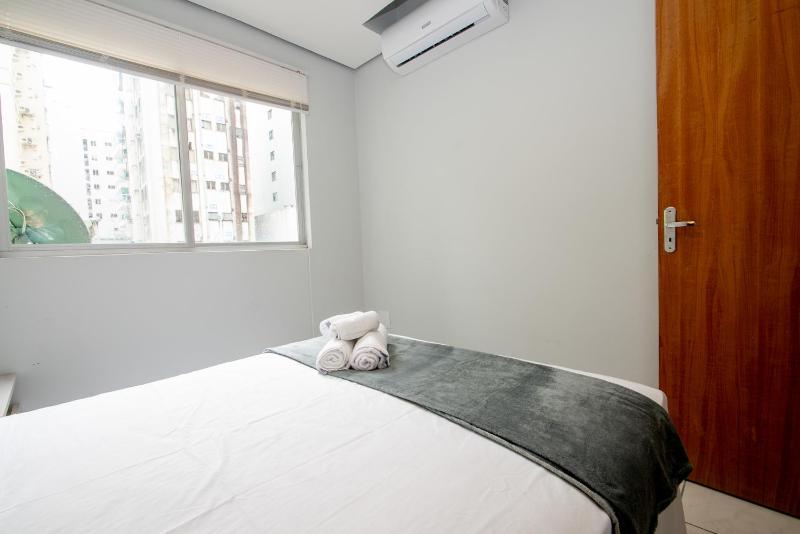 Apto Amplo com 4 Quartos a 350m Praia GU2131 - image 16