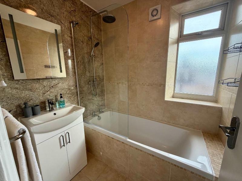 Central Brighton Amazing City Views Sleeps 6 - image 16