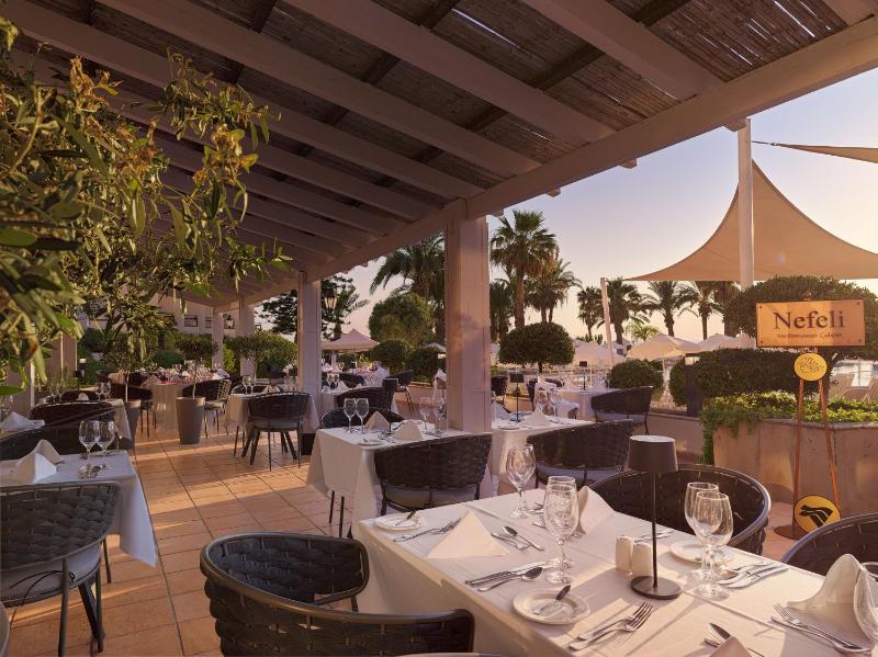 Venus Beach Hotel - image 6