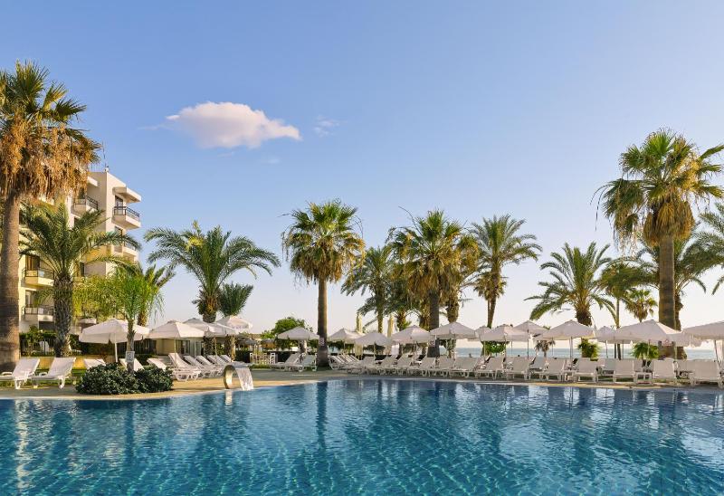 Venus Beach Hotel - image 16