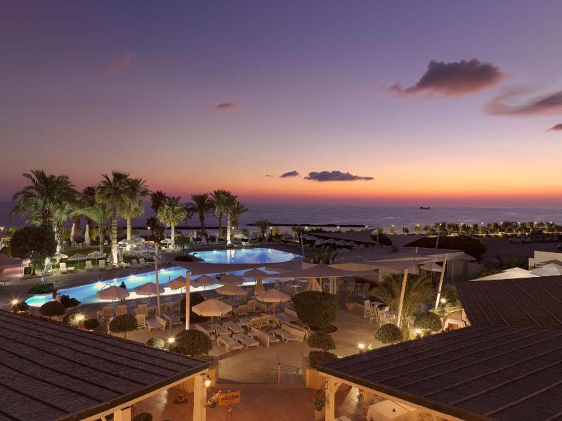 Venus Beach Hotel - image 1