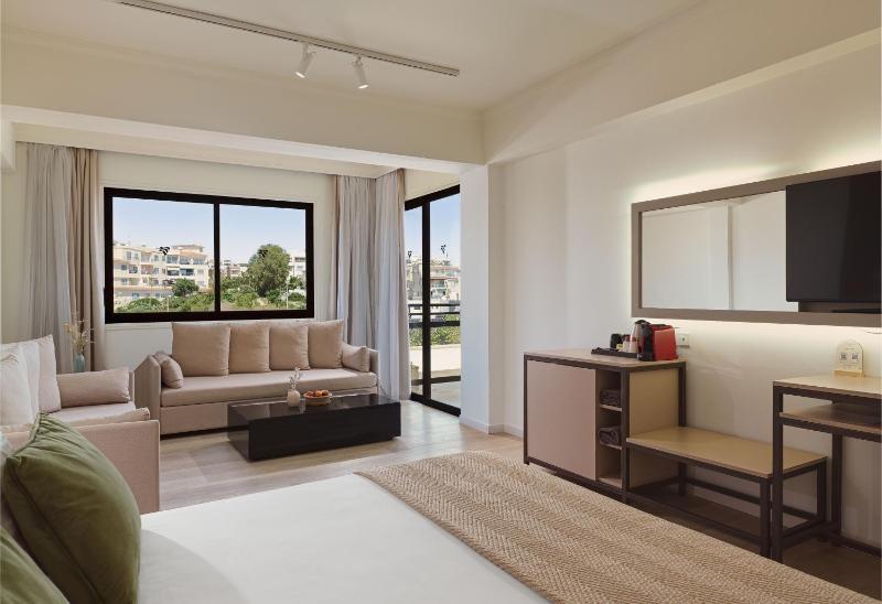 Venus Beach Hotel - image 4