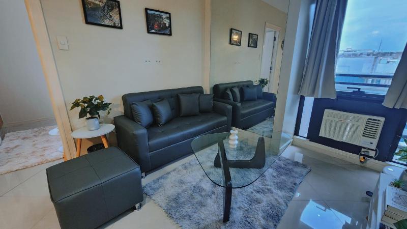 Gramercy Residences Corner 1BR by Casa Franz - image 8