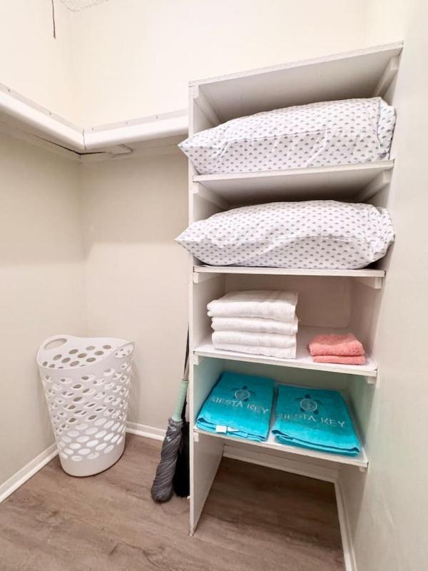 Boho Coastal Studio Near Siesta Key Pool - image 6