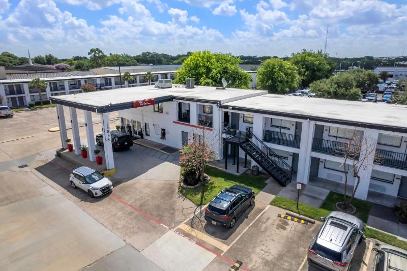 Red Roof Inn Houston - Jersey Village - image 30