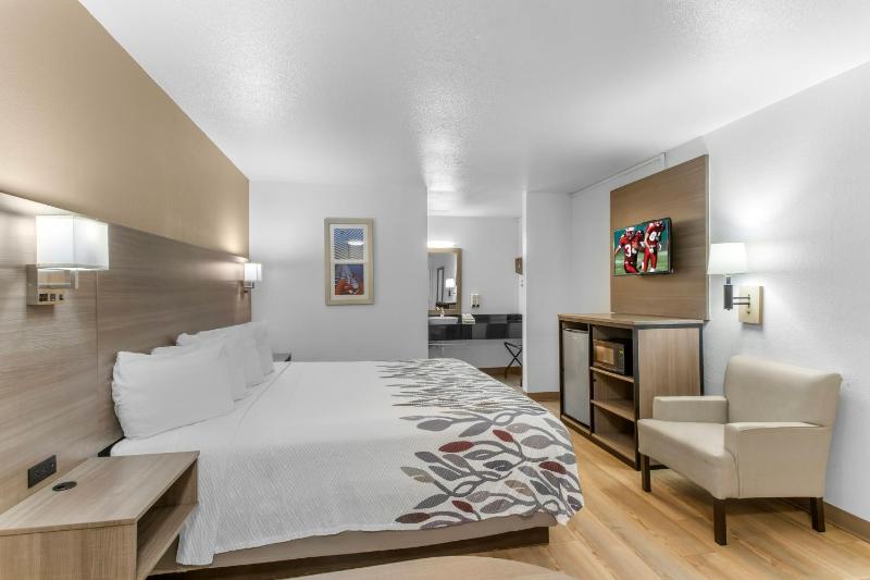 Red Roof Inn Houston - Jersey Village - image 16