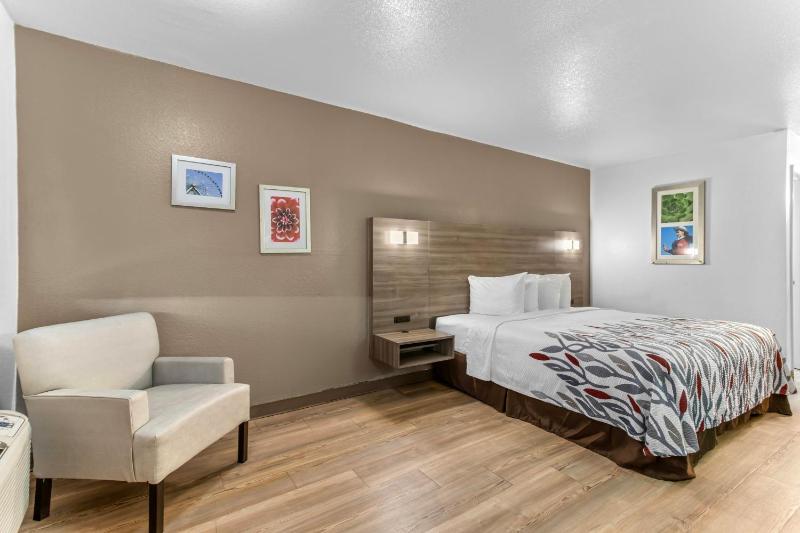 Red Roof Inn Houston - Jersey Village - image 20