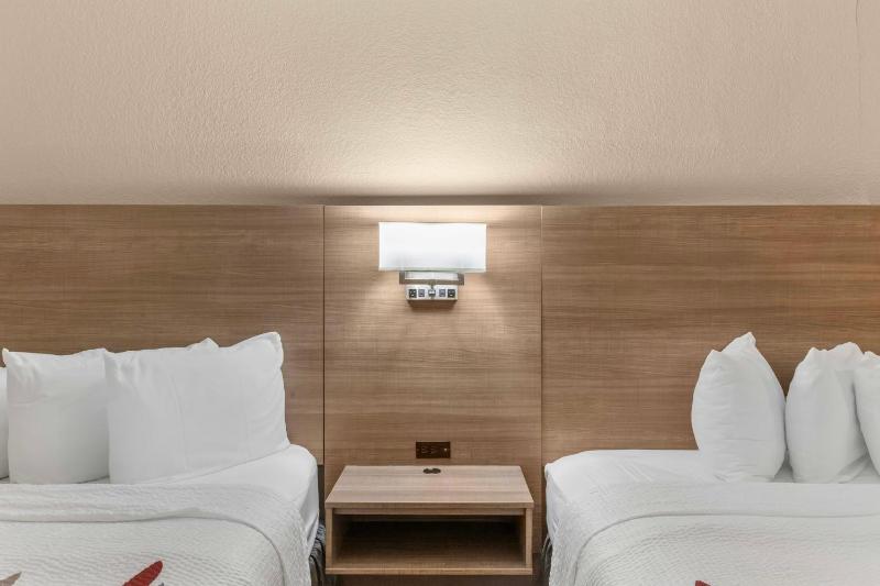 Red Roof Inn Houston - Jersey Village - image 15