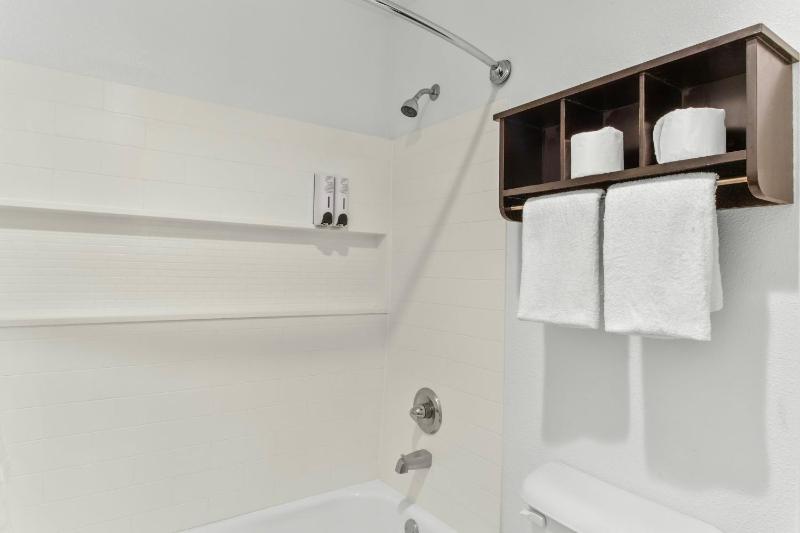 Red Roof Inn Houston - Jersey Village - image 6
