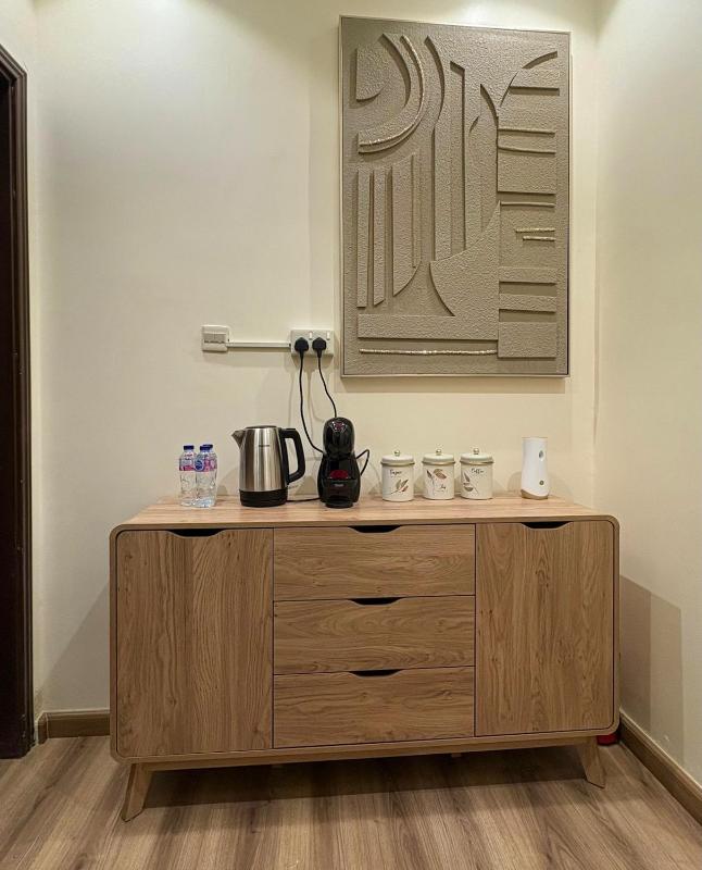 Modern 1-Bedroom Apartment in Batha Quraish - image 15
