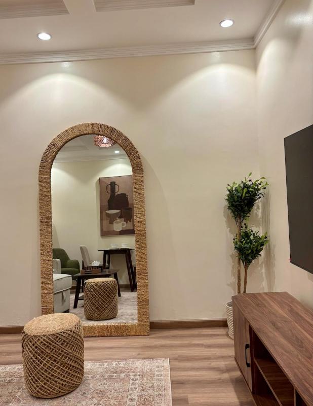 Modern 1-Bedroom Apartment in Batha Quraish - image 9