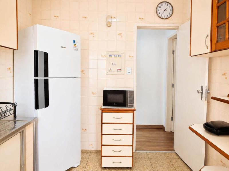 Apartamento na Quadra da Praia do Forte 3 Quartos com Ar Condicionado - image 5