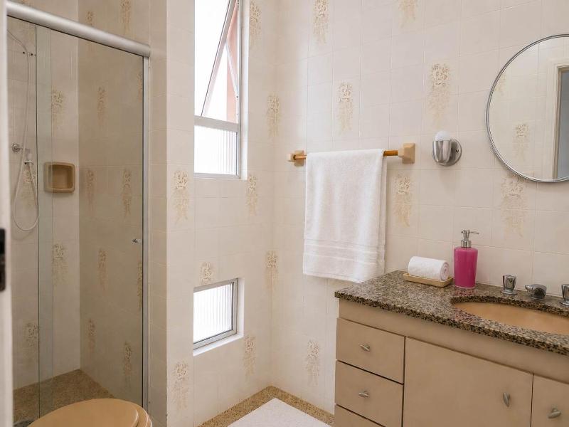 Apartamento na Quadra da Praia do Forte 3 Quartos com Ar Condicionado - image 11