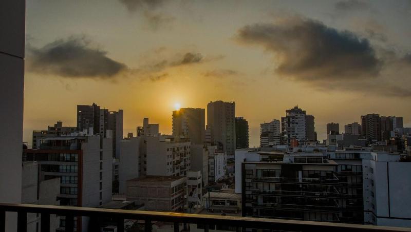 Minimalist Apt in Miraflores Spectacular Views - image 2