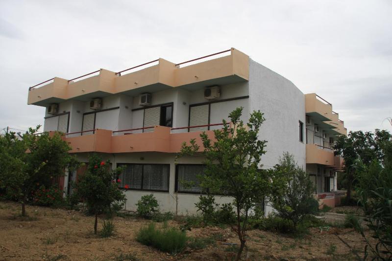 Double Room with Balcony (2 Adults + 1 Child) image 2