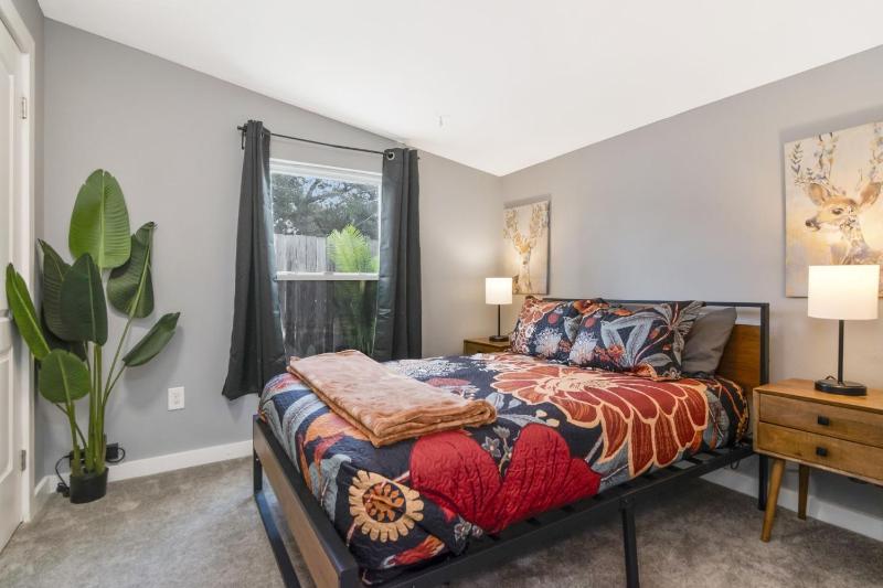 Boho Bliss Downtown Retreat - Tampa Heights -Tampa - image 28