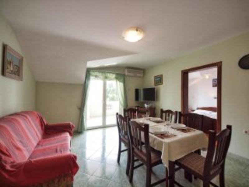 Apartment Stefani - two bedroom apartment with balcony and sea view A7 - image 1