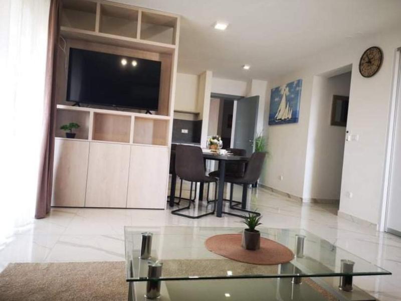Dalmatia Apartments - One Bedroom apartment with Balcony and Sea View 4 - image 1