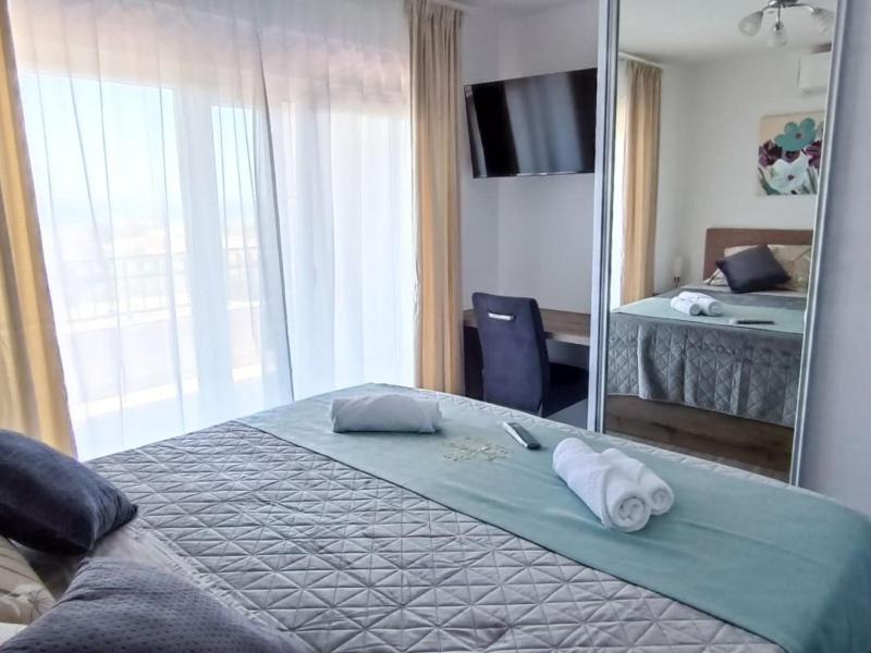 Dalmatia Apartments - Three Bedroom Apartment with Balcony and Sea View 7 - image 4