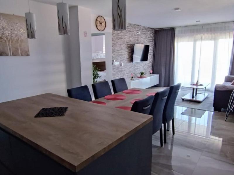Dalmatia Apartments - Three Bedroom Apartment with Balcony and Sea View 7 - image 24