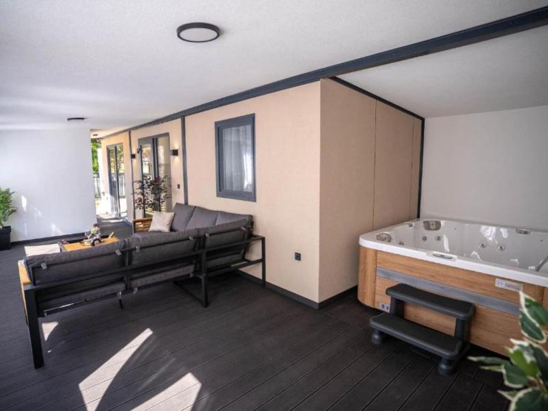 Lux Mobile Homes Vodice - Two bedroom home with private hot tub Aurora - image 21