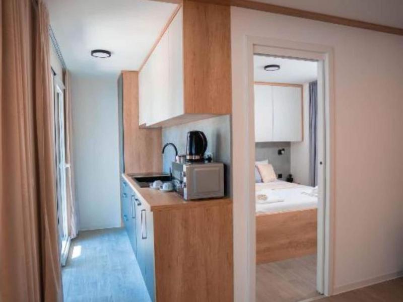Lux Mobile Homes Vodice - Two bedroom home with private hot tub Aurora - image 39