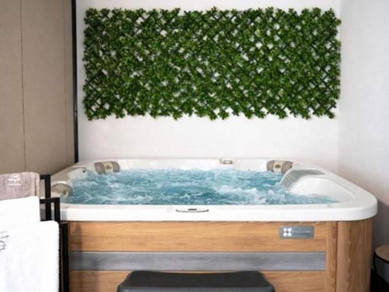 Lux Mobile Homes Vodice - Two bedroom home with private hot tub Aurora - image 19