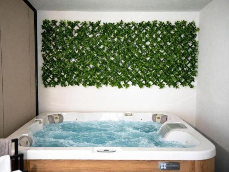 Lux Mobile Homes Vodice - Two bedroom home with private hot tub Aurora - image 34